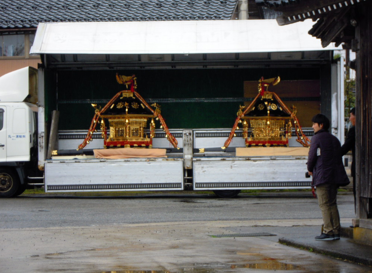 45年ぶりに御輿を修繕して行った春祭りでした 2011-04-08