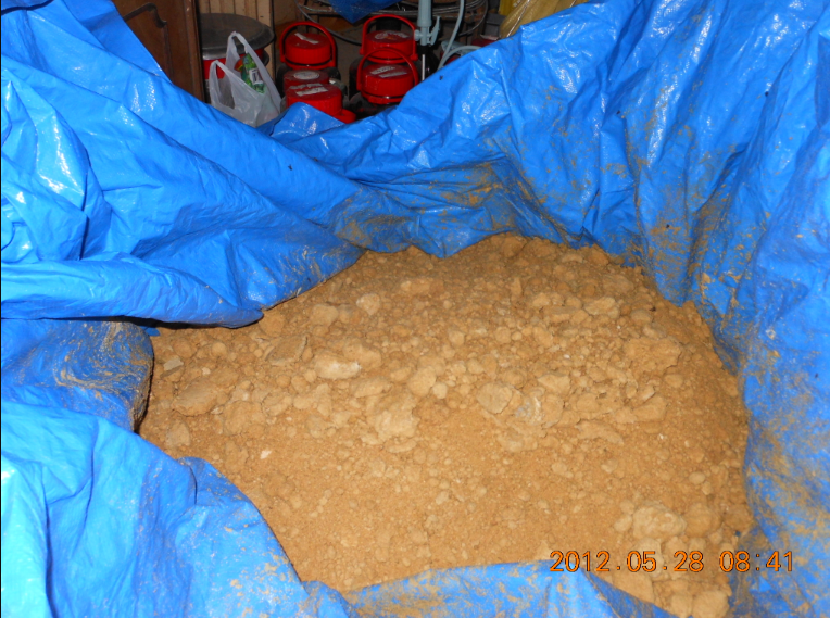 米ぬかに集まるハエが・・・ 2012-05-28