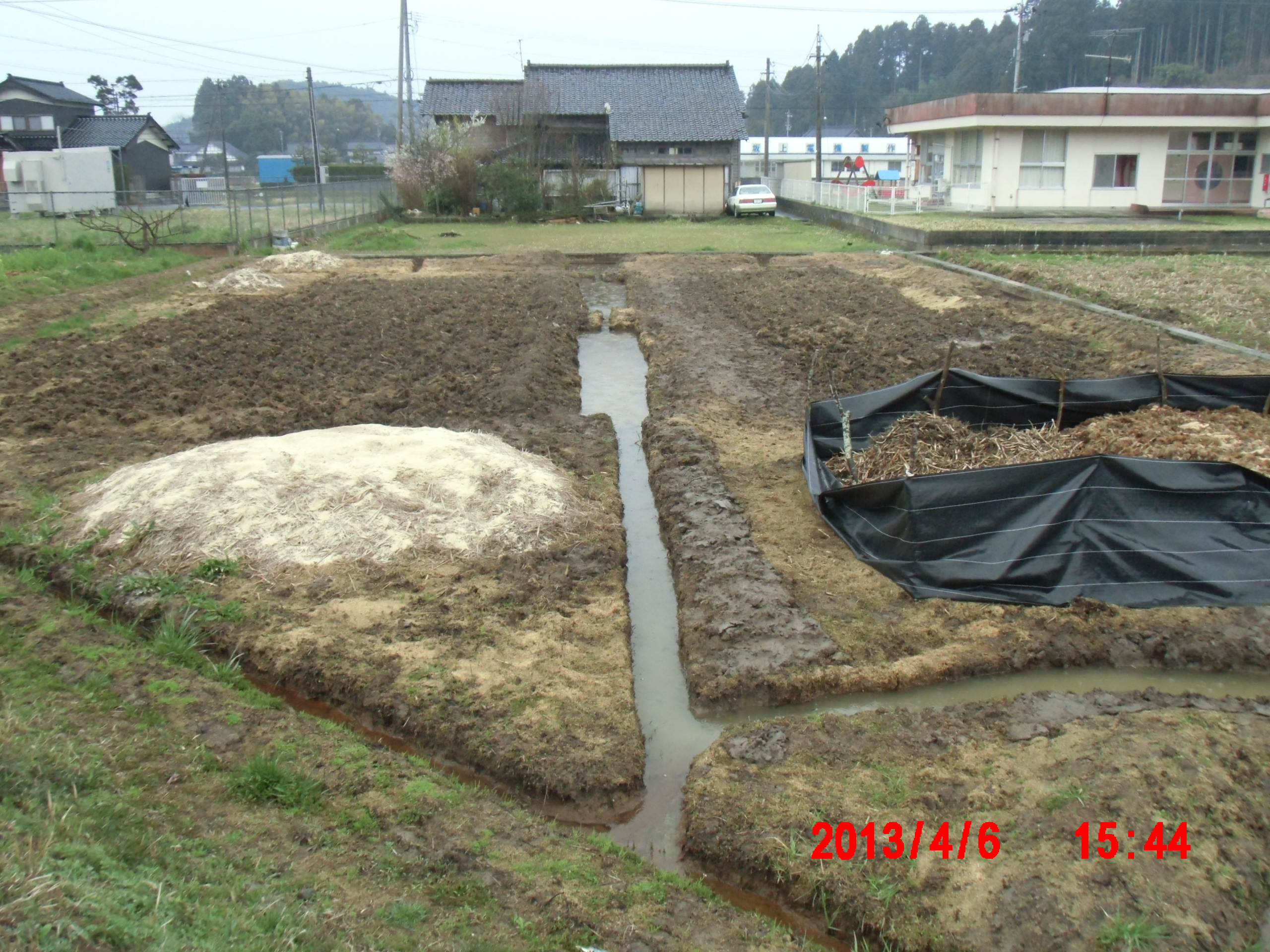 6号圃場の整備 2013-04-06
