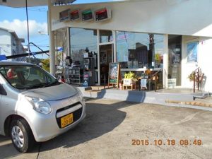 森本石油さんで満タンにしてから出発です 2015-10-18