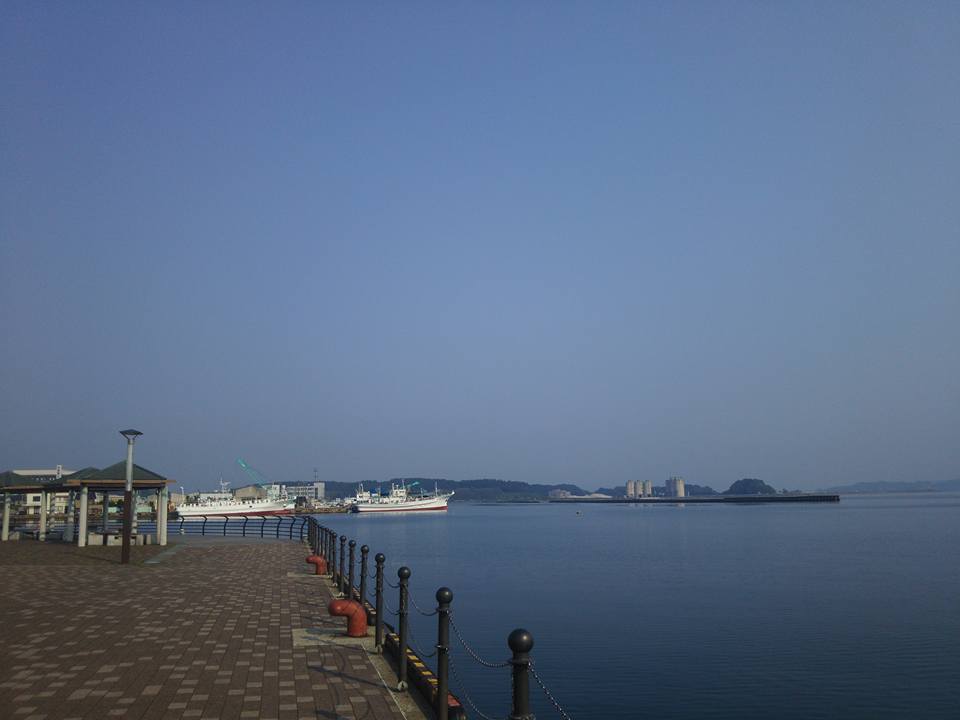 無事に七尾市の道の駅まで戻りました。でも車のフロントガラスに鳥の糞-2016-05-21