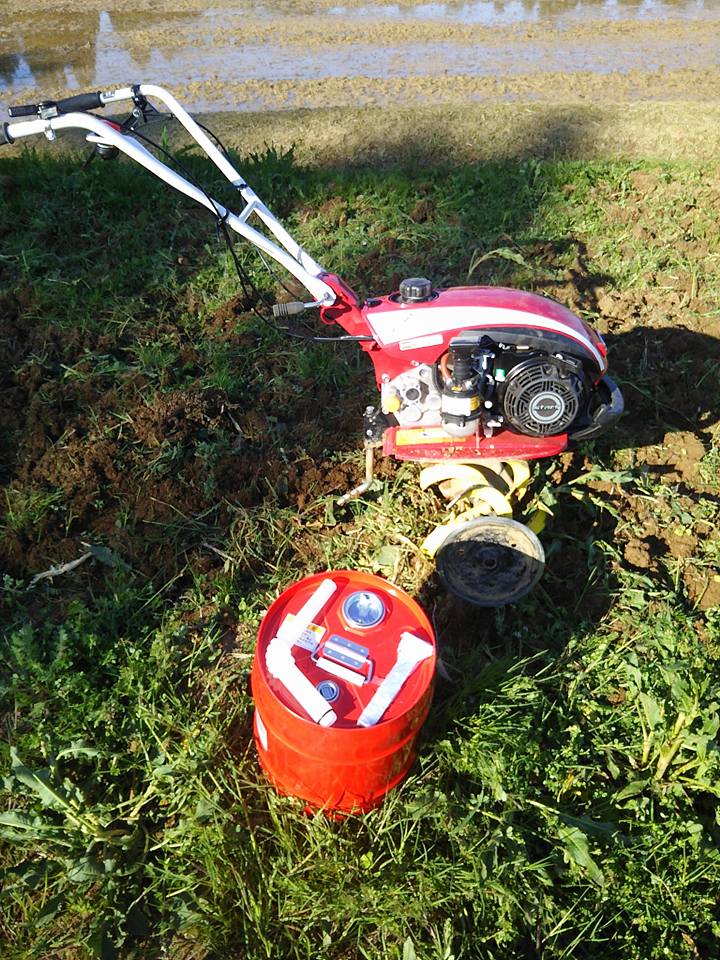 ミニ耕運機で耕うん作業 2017-04-22