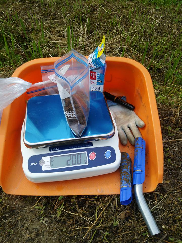 JGAP認証予定ほ場で土の分析サンプルの採取です-2017-07-23