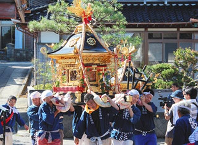 今年の甲(かぶと)の曳船(ひきふね)祭りはテレビ局の取材がありました-2018-08-18