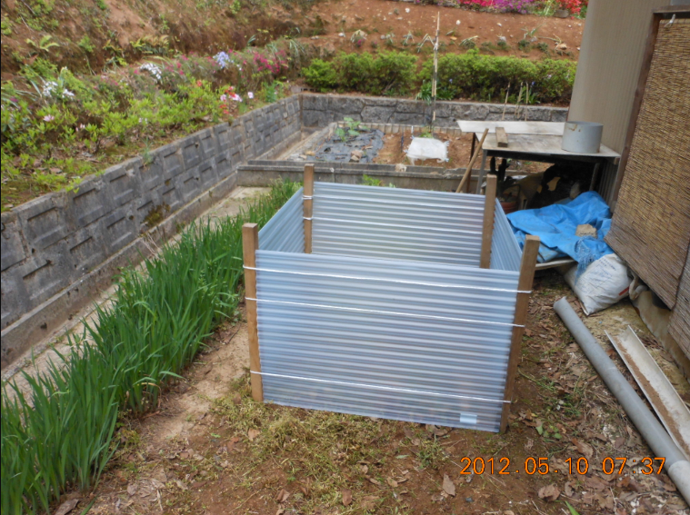 草刈りと堆肥枠 2012-05-10