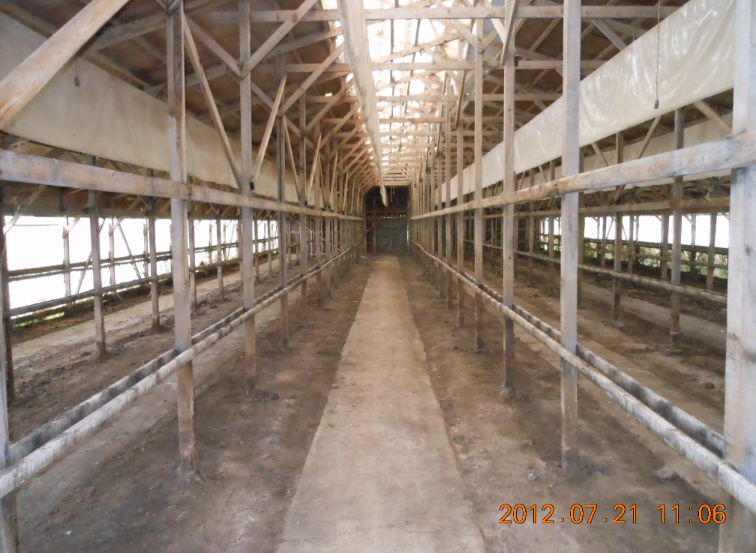 ボカシ肥料作り用の建物を 2012-07-21