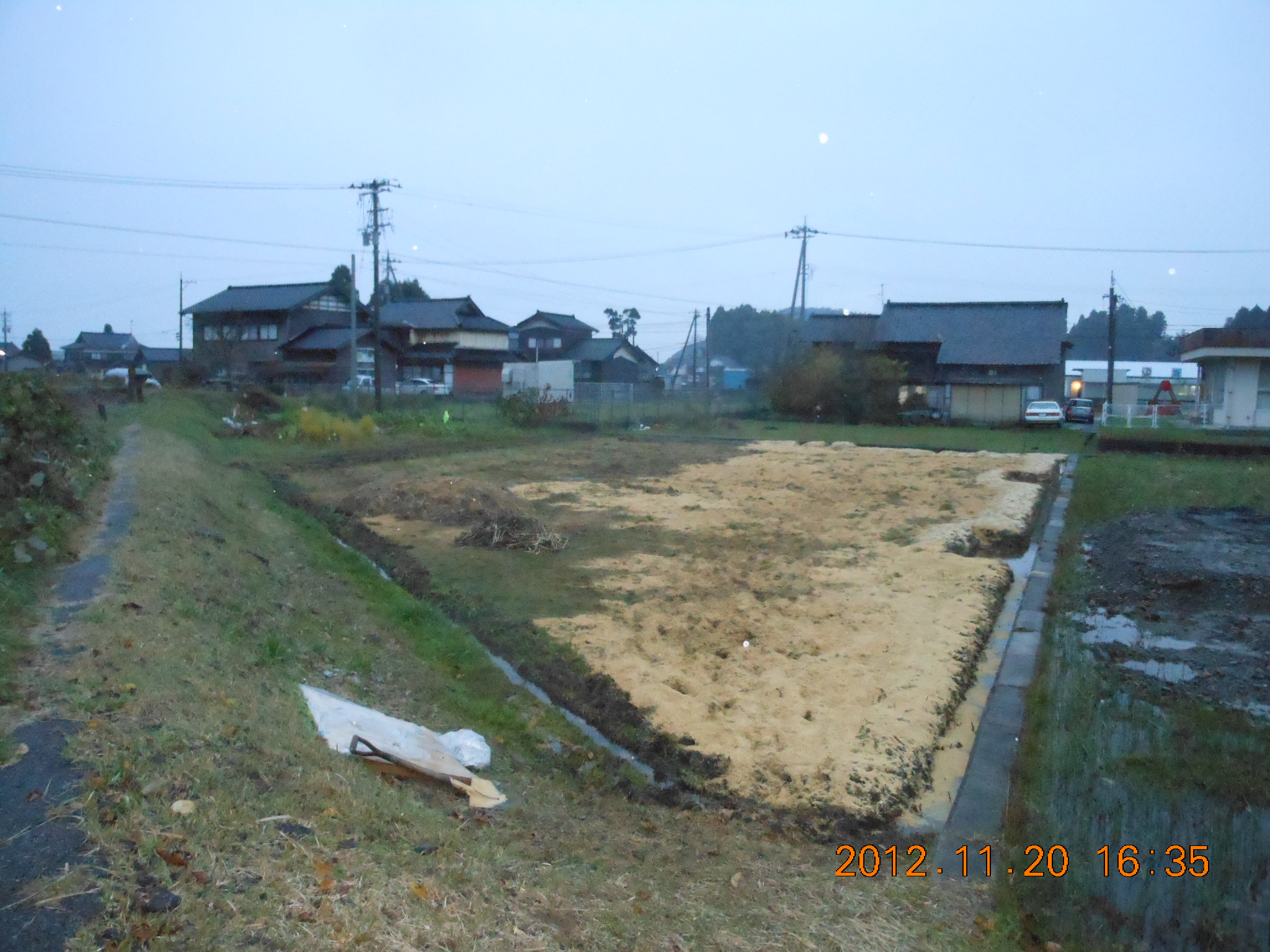 もみ殻散布（その２） 2012-11-20