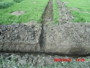 作業日誌　2013-１０月２２日～１０月２３日：暗渠排水の設計