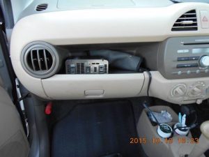 明日東京へ車で出発するのでインバーターを設置しました 2015-10-17